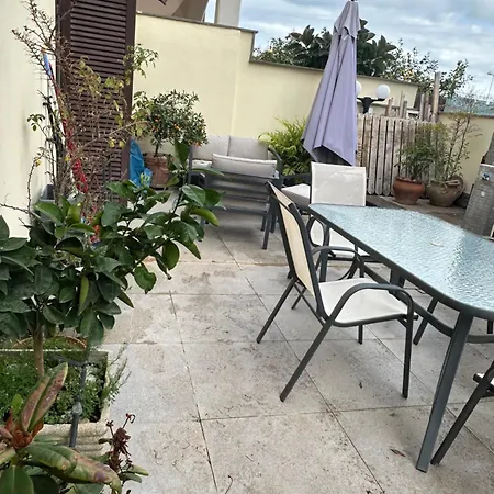 - - House 1 Holiday home *